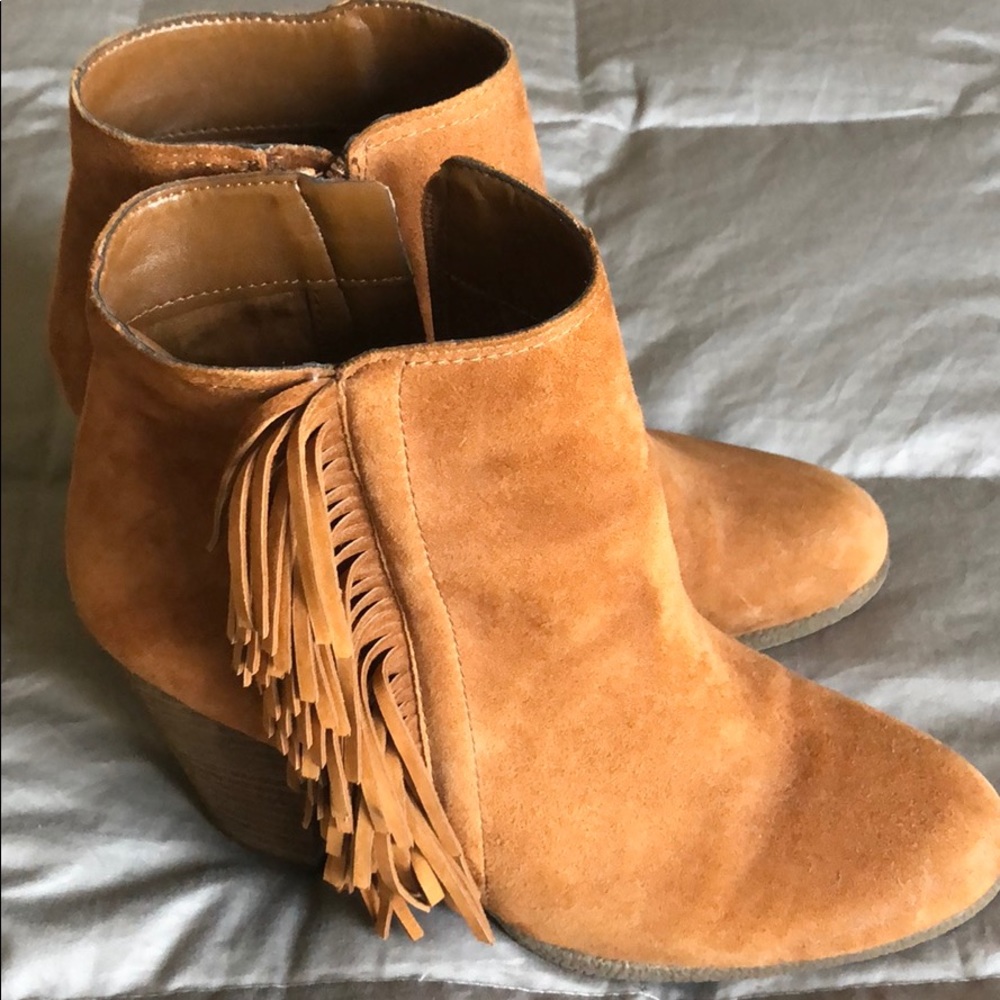 Vince Camuto light brown suede boots